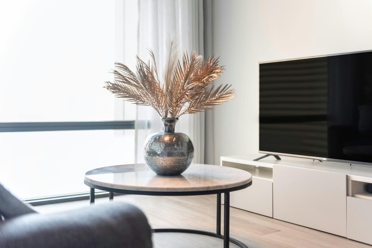 Complete guide to Airbnb hosting in London - Superhost checklist and tips